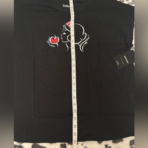 Snow White Sleepwear Disney Apparel Top and Crop Pant Medium - Picture 4 of 8